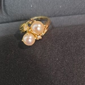 Elegant Gold Pearl and Diamond Ring